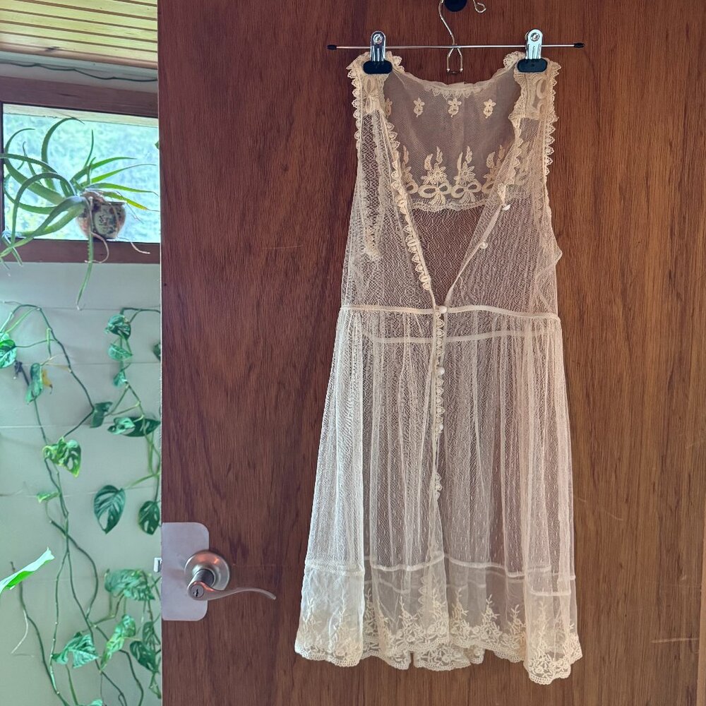 Forever 21 Lacy (size S)